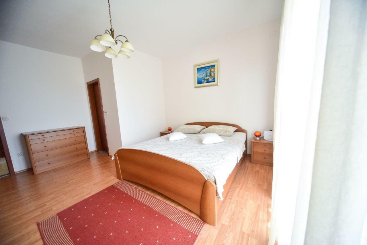 Apartment Marcella 1 Ljubač Buitenkant foto